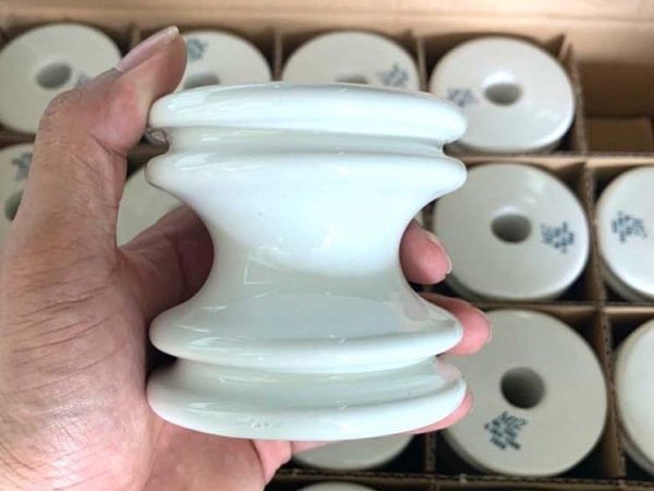 Đặt dây điện trong ống sứ bảo vệ